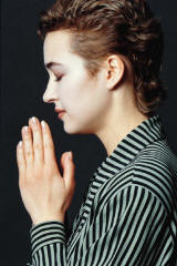 Donna in preghiera